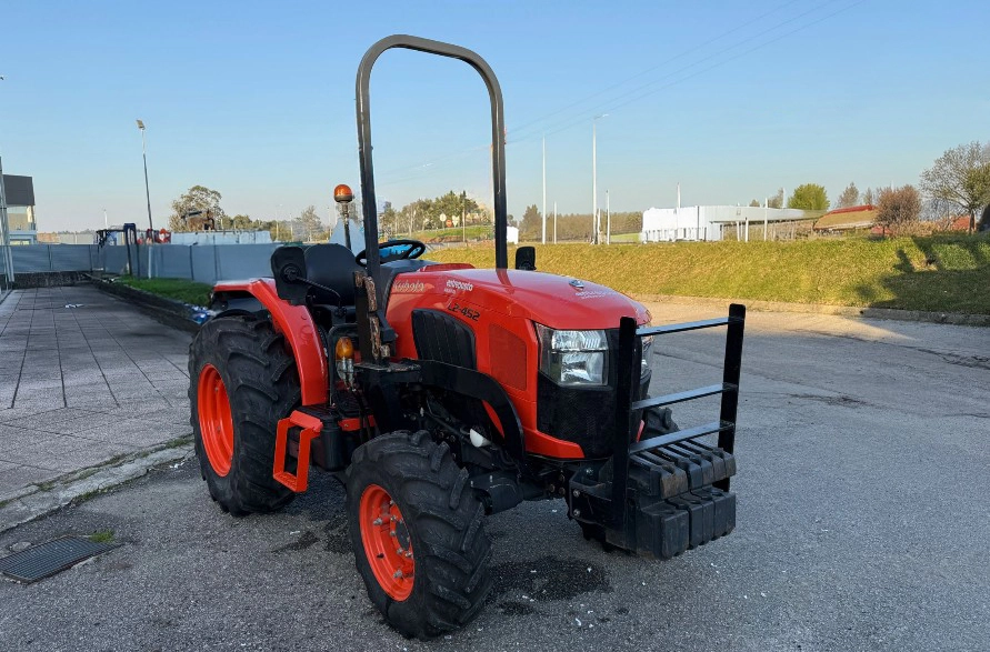 Kubota L2-452