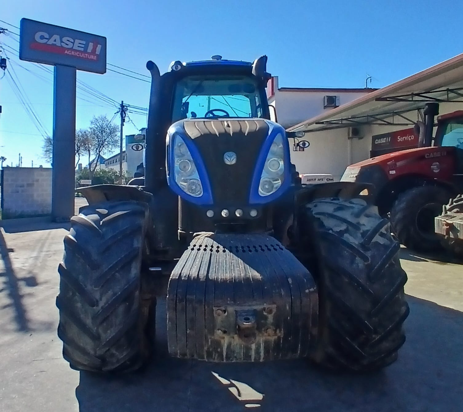 New Holland T8-330